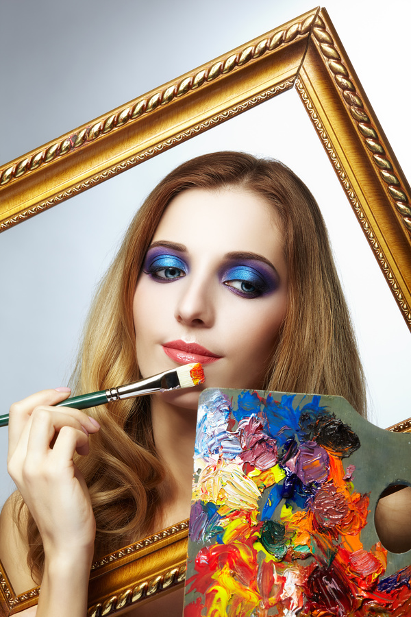 Young woman painter with color palette and paint brush HD picture 02