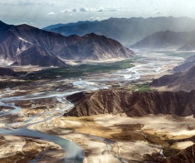 Beautiful mountains and rivers HD picture