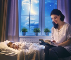 Coax the child to sleep HD picture