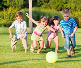 Lawn on the children playing HD picture