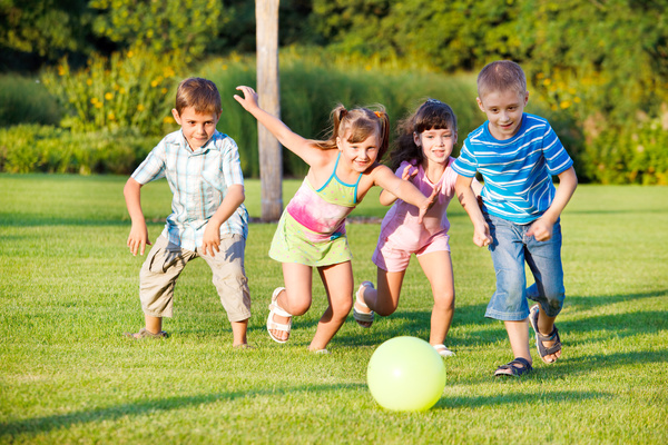 Lawn on the children playing HD picture