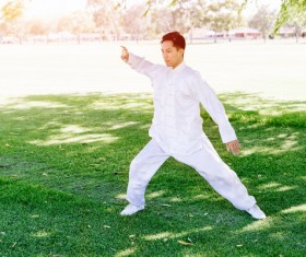 People practicing tai chi in park HD picture 07