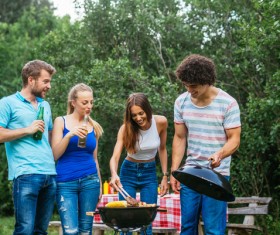 Picnic party friends HD picture