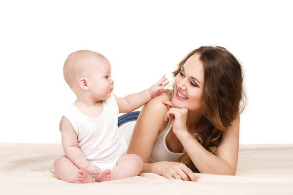 Young mother with baby HD picture 04