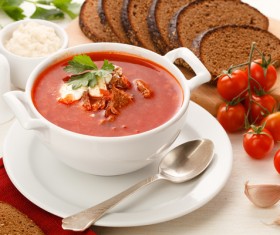 Black bread slices with tomato soup HD picture