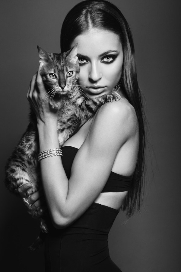 Fashion woman with cat HD picture
