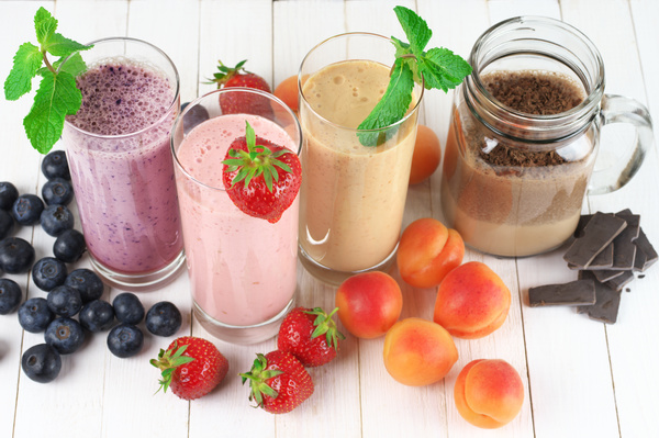 Milkshakes and fruit HD picture