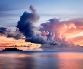 Ocean clouds at dusk HD picture