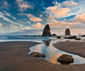 Rock on the beach HD picture