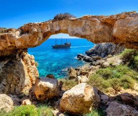 Sea moored boat HD picture