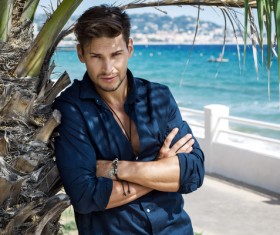 The palm trees under the shade of a man Stock Photo 07