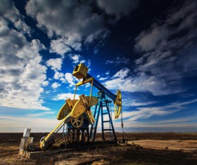 Collecting oil Stock Photo 02