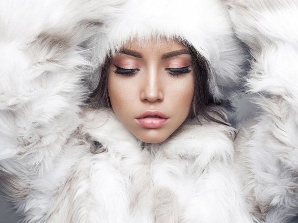 Red eye shadow makeup of the girl wearing a fur coat Stock Photo 01 ...