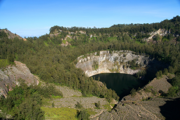 Meteorite crater forms natural lake landscape Stock Photo 02