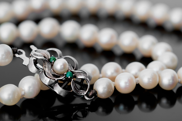 Pearl necklace Stock Photo 02