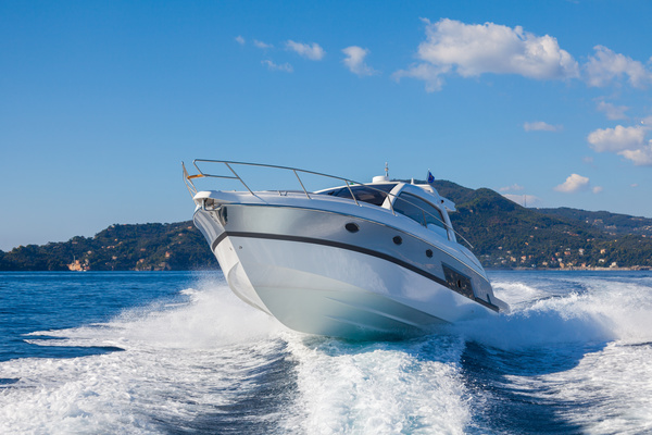 Fast-moving yacht Stock Photo 03