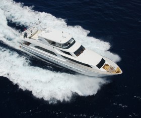 Fast-moving yacht Stock Photo 06