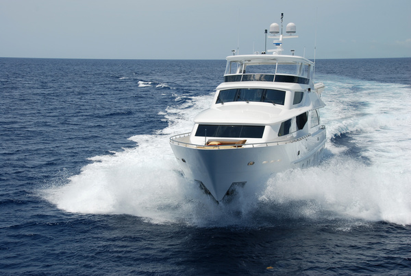 Fast-moving yacht Stock Photo 07