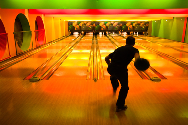 Man playing bowling Stock Photo 01