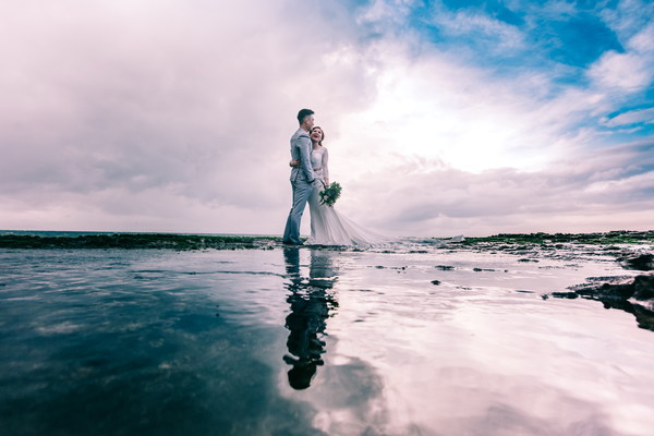 Romantic seaside wedding photo Stock Photo