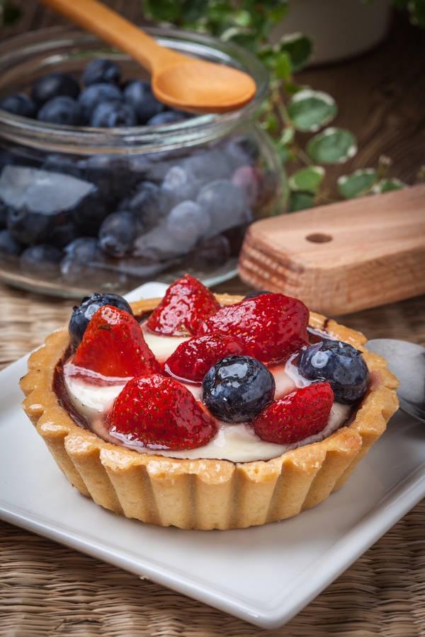 Strawberry and blueberry decorated fruit tart Stock Photo 02