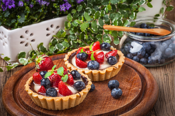Strawberry and blueberry decorated fruit tart Stock Photo 03