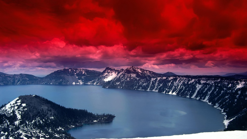 Volcanic Lake Natural Scenery Oregon USA Stock Photo 09