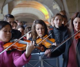People playing the violin Stock Photo 06