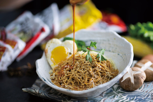 Delicious and delicious instant noodles Stock Photo 03